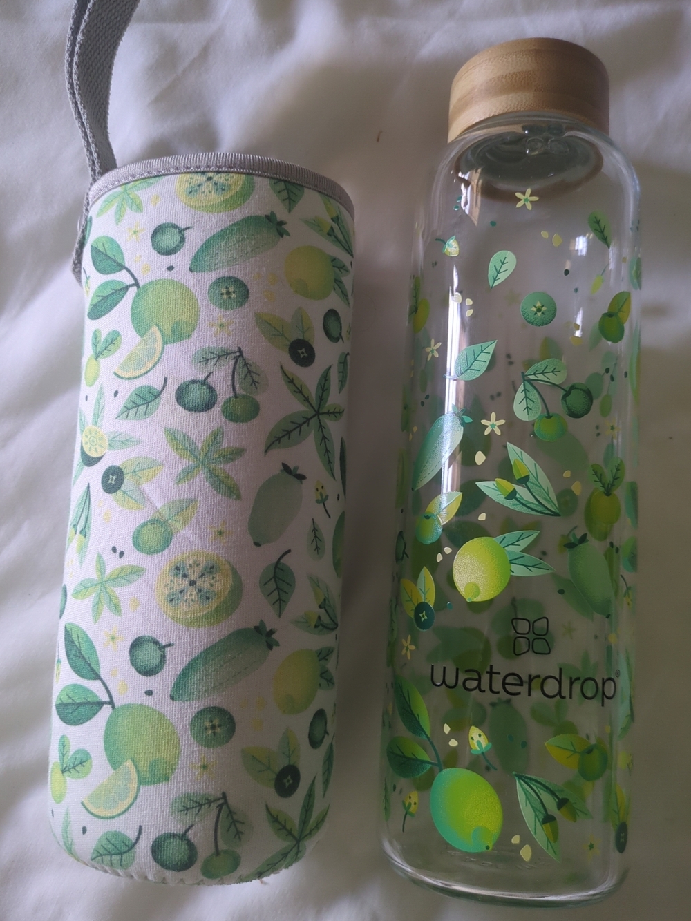 Water Drop Green Citrus Glass Water Bottle with Bamboo Lid - Picture 2 of 7